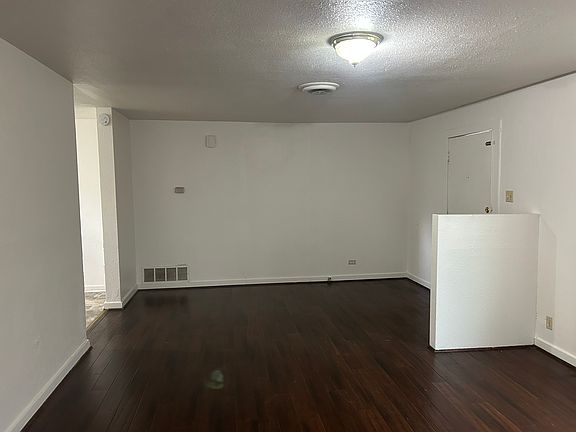 3rd image of 1525 Harley Dr