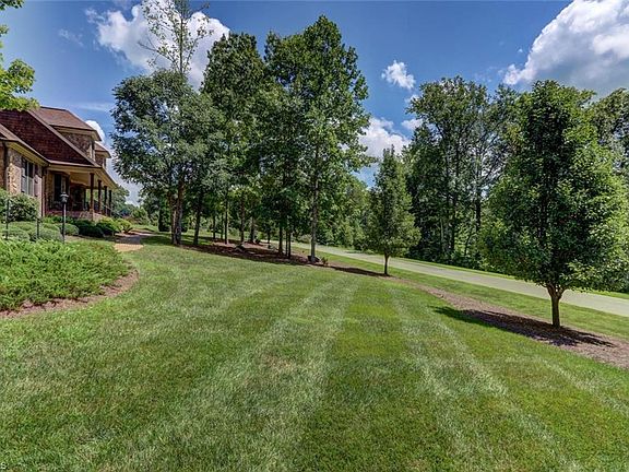 2nd image of 115 Leeward Dr
