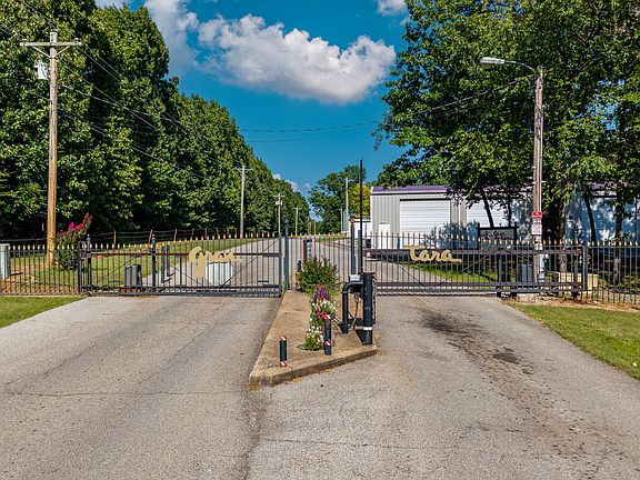 2nd image of 31064 Pike Dr