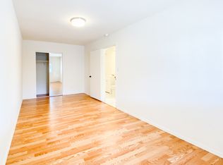 23648 Main St, Carson, CA 90745