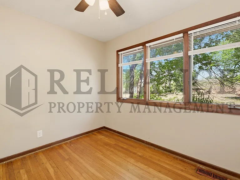4853 S Madison Ave — Photo 30