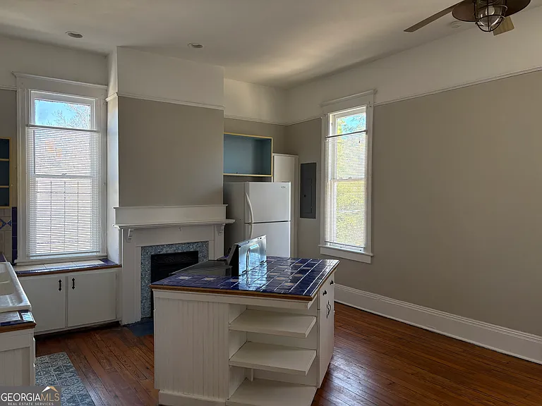 836 E Henry St #C — Photo 6