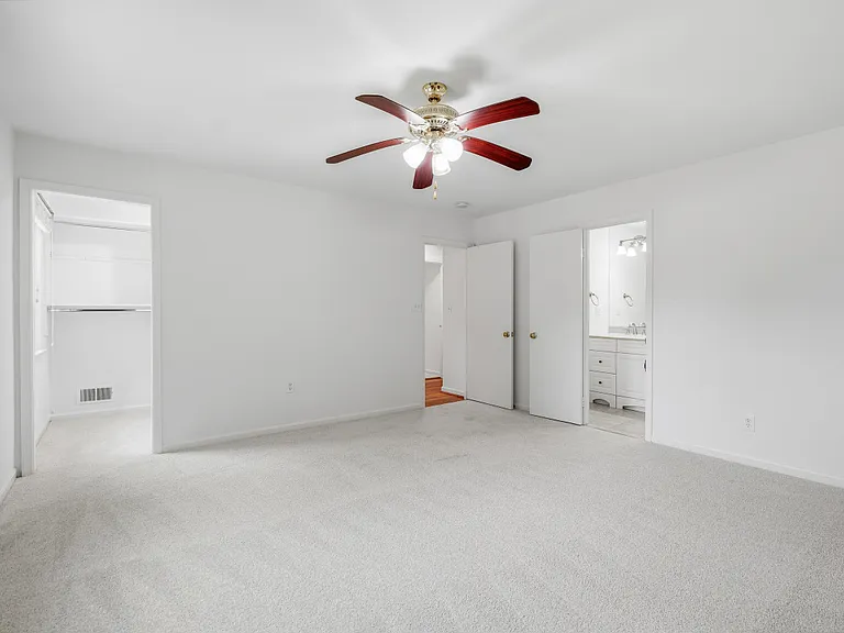 12027 Devilwood Dr — Photo 17
