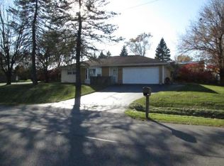 120 Hickory Dr, Lindenhurst, IL 60046