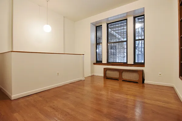 Rented by Balass Ralph, LREB | media 26