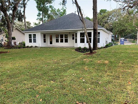 2nd image of 1612 Plantation Oaks Ln