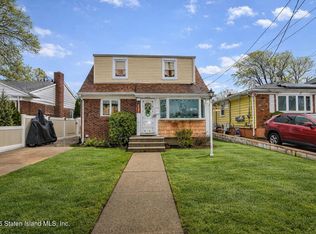 375 Stewart Ave, Staten Island, NY 10314