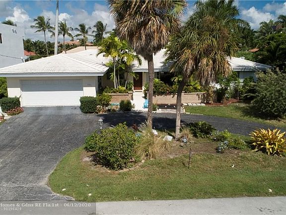 3rd image of 2525 Lucille Dr