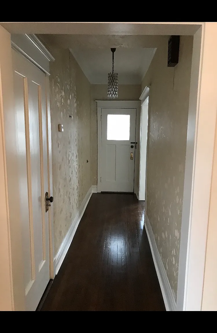 4241 N Albany Ave — Photo 2
