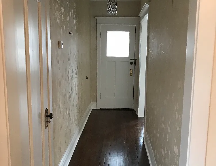 4241 N Albany Ave — Photo 3