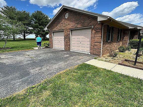 4th image of 4185 Van Thompson Rd