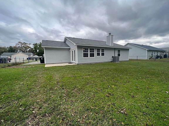 2nd image of 1402 Kelly Pl