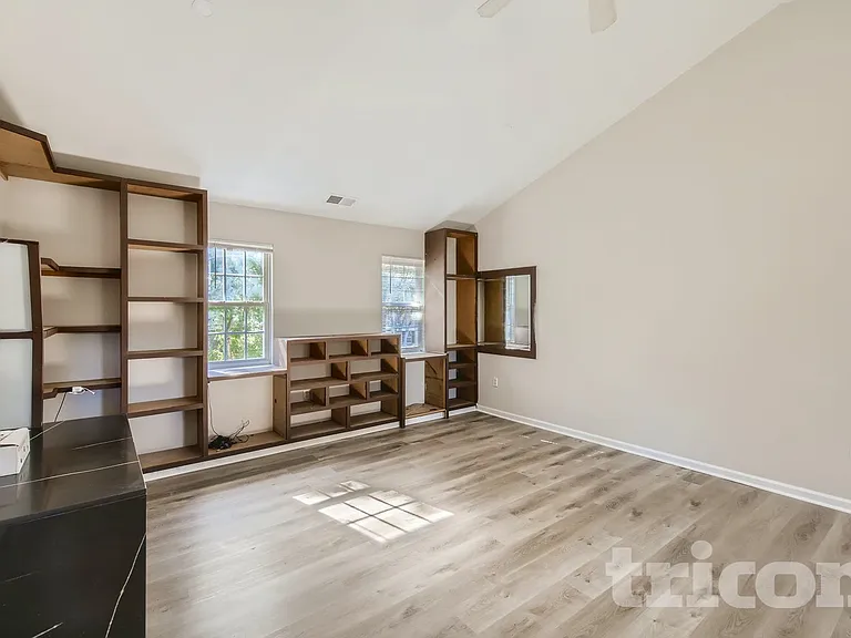 9022 Jaldena Dr — Photo 6