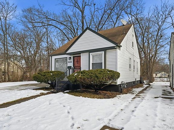 2nd image of 19466 Oakfield St
