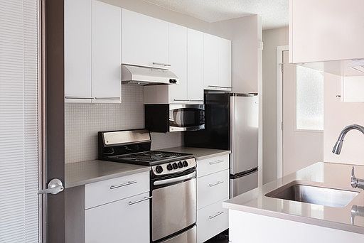 2nd image of 2037 Walnut St APT 101