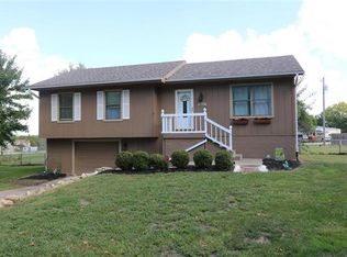 21611 S Soryl Ave, Peculiar, MO 64078