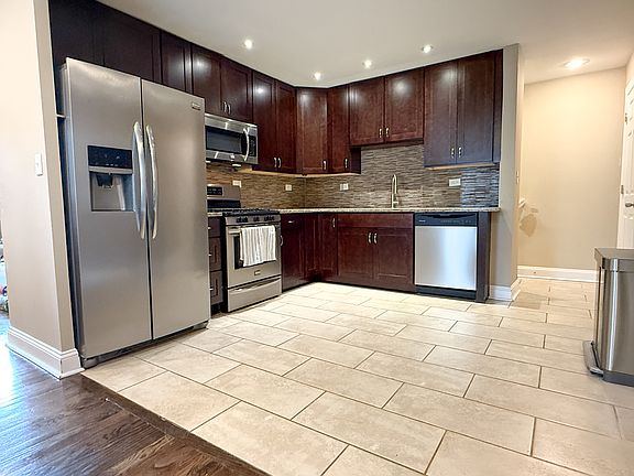 4th image of 7625 Woodridge Dr