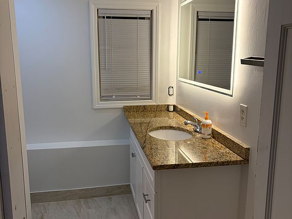 4th image of 92 Concord Rd #2