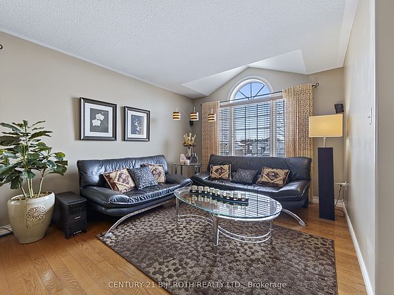 3rd image of 115 Lions Gate Blvd