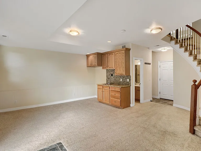 692 Louis Dr #1 — Photo 8