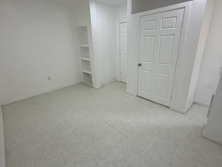 105 W Clearfield St #1 — Photo 5