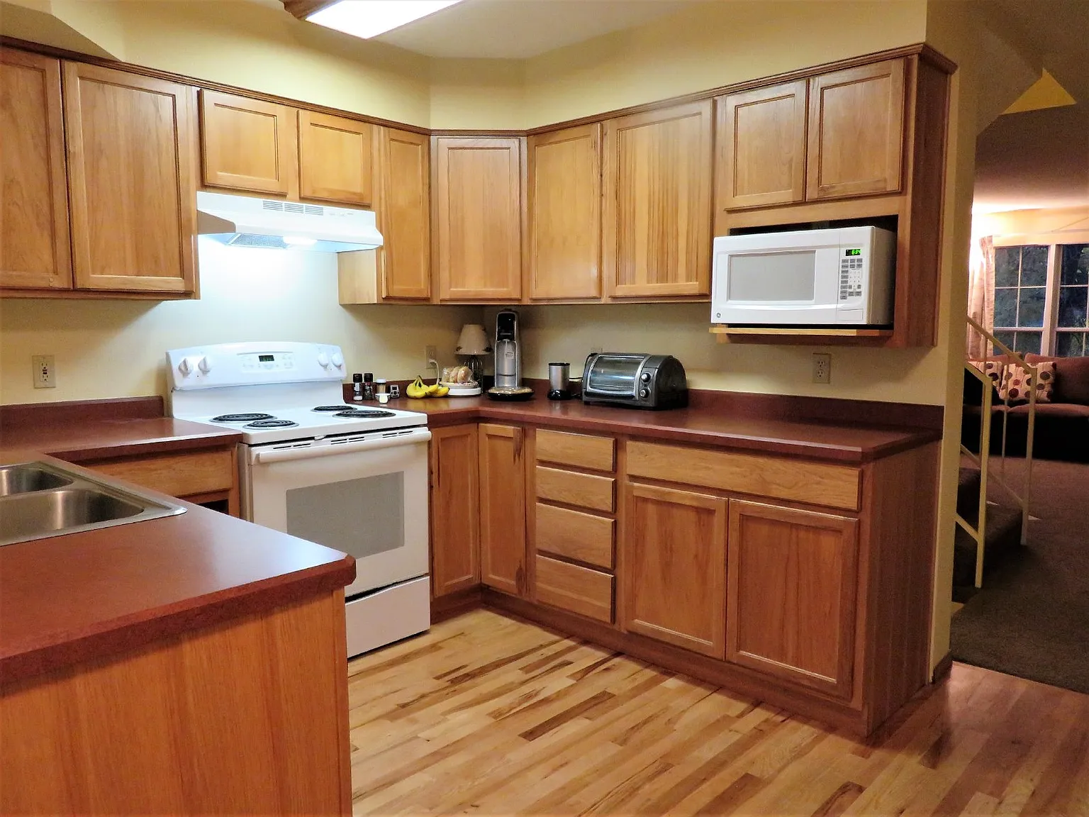 3 bed, 3.0 bath, 1600 sqft, $2,671 — Photo 4