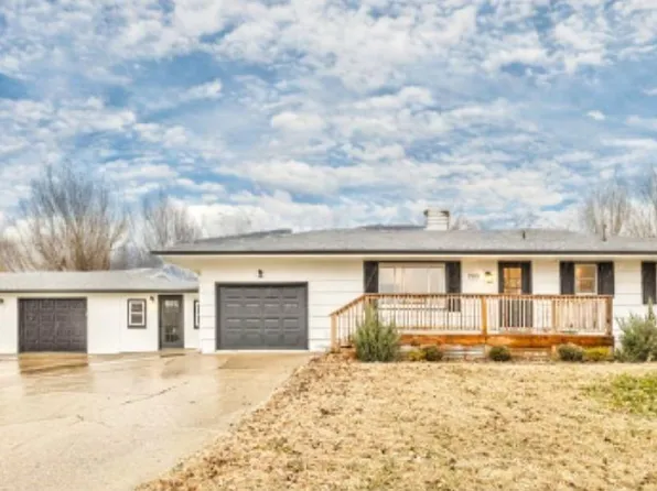 700 NE 79th Ter, Gladstone, MO 64118