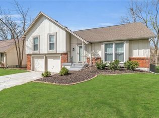 9912 Taylor Dr, Overland Park, KS 66212