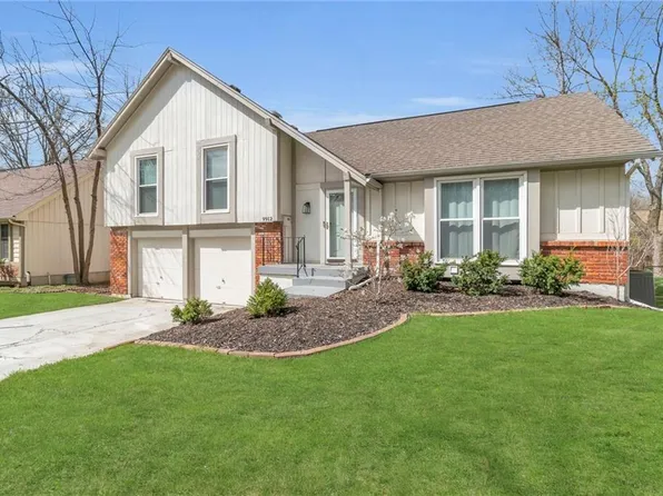 9912 Taylor Dr, Overland Park, KS 66212