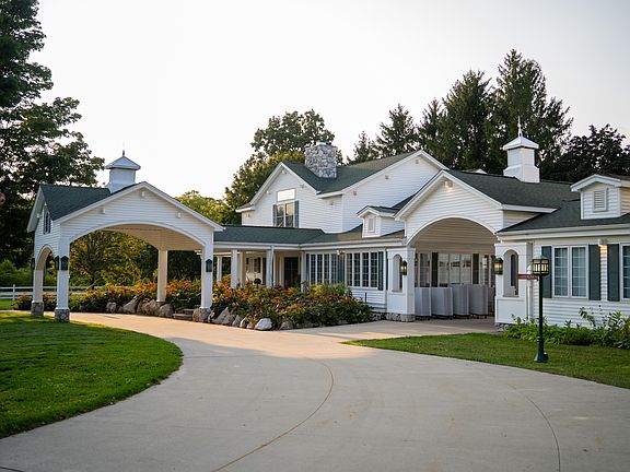 3rd image of 2681 Hadley Rd