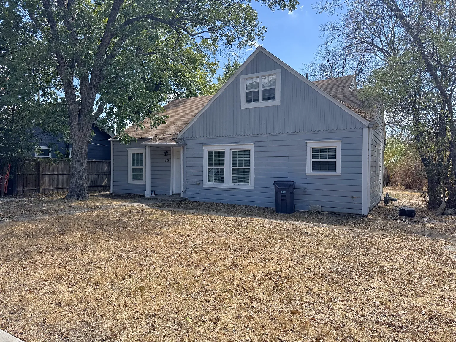 3 bed, 1.5 bath, 1478 sqft, $1,695 — Photo 2