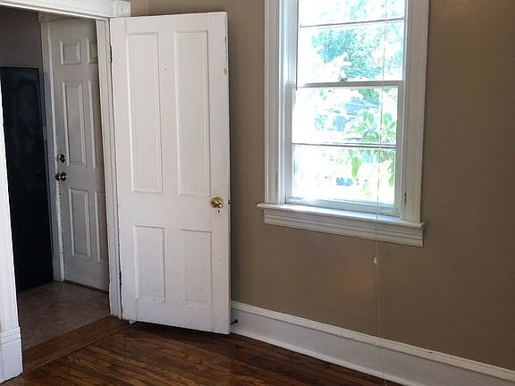 2nd image of 2929 Fillmore St NE #2