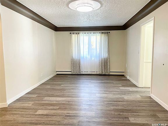 4th image of 100 Betts Ave