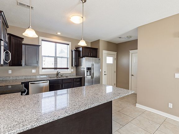 5th image of 4421 NE Crestmoor Ln