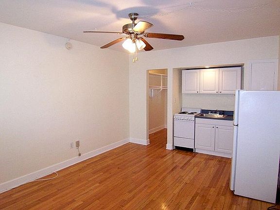5th image of 301 4th Ave N APT 303