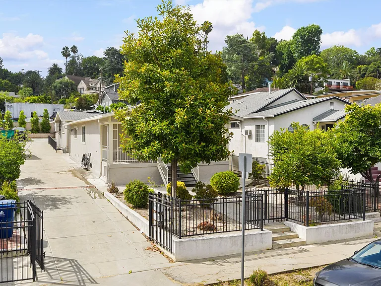 6190 Mesa Ave — Photo 32