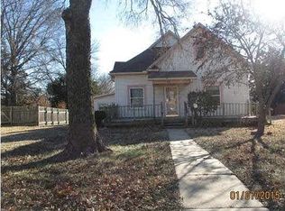 1809 E 12th Ave, Winfield, KS 67156