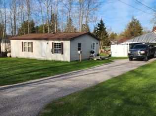 86 S King St, Cedarville, MI 49719