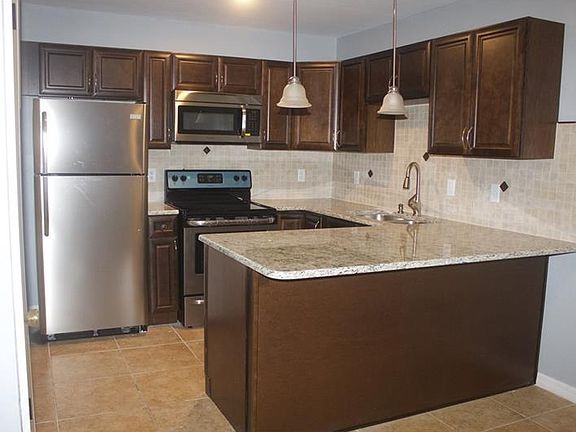 4th image of 51 Windtree Ln Building G