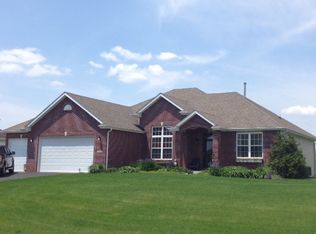689 Calenoula St, Roscoe, IL 61073