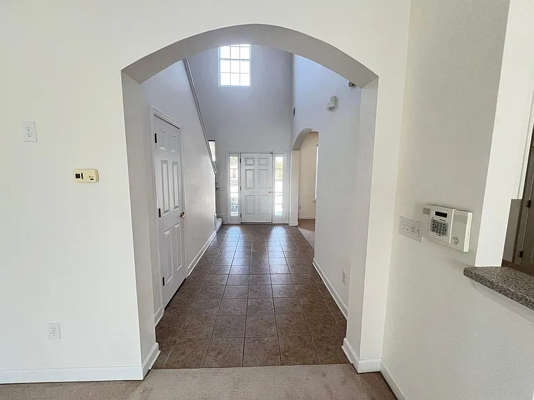 351 Vermillion Dr — Photo 16