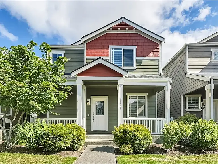 7621 Kodiak Ave NE — Photo 1