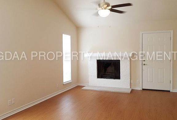 2nd image of 1210 Westcott Dr #B