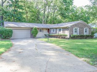 44 Lakeshore Dr, Danville, IL 61832