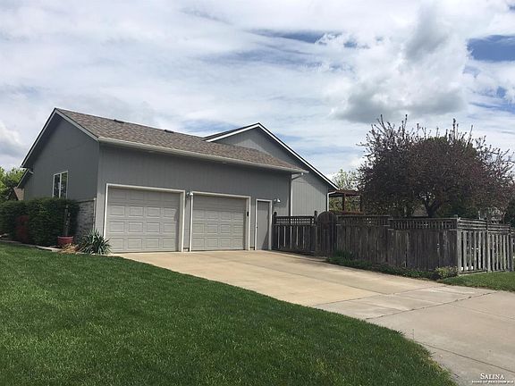 3rd image of 2629 Carolina Dr
