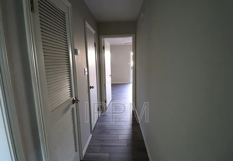 1716 Palm Valley Dr W — Photo 7