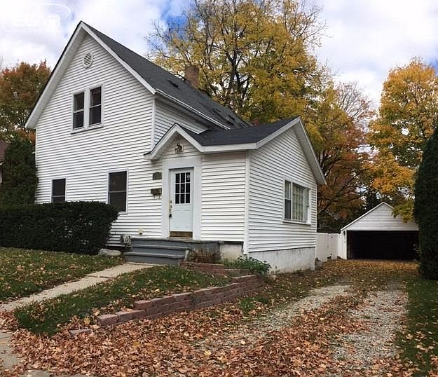 1st image of 670 Pine St