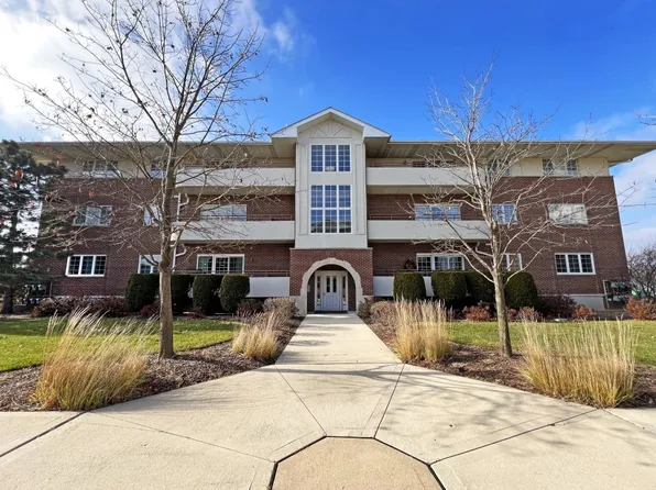 714 W 63rd St Unit 102, Westmont, IL 60559