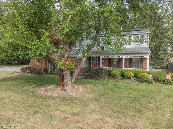 22644 Sunnyhill Dr, Rocky River, OH 44116
