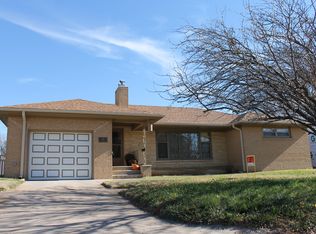 208 S 2nd St, Osborne, KS 67473